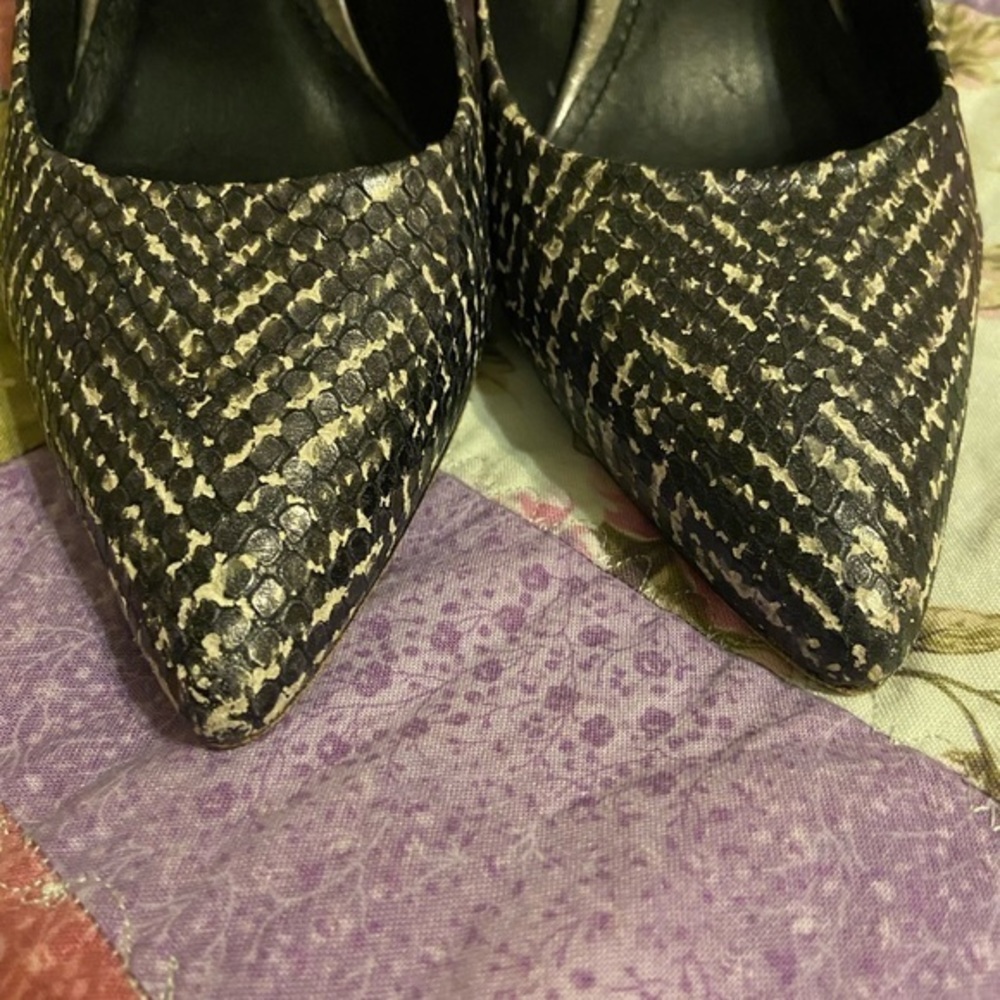 Donald‎ J Pliner Snakeskin heels Size 7 - Picture 4 of 9